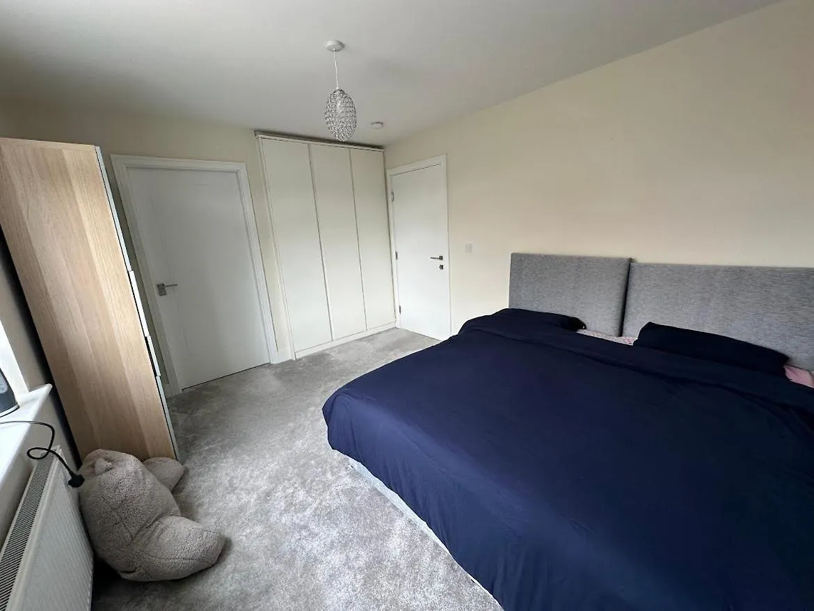 Pvt Room With Direct Train To City Center 25 Mins Dublin